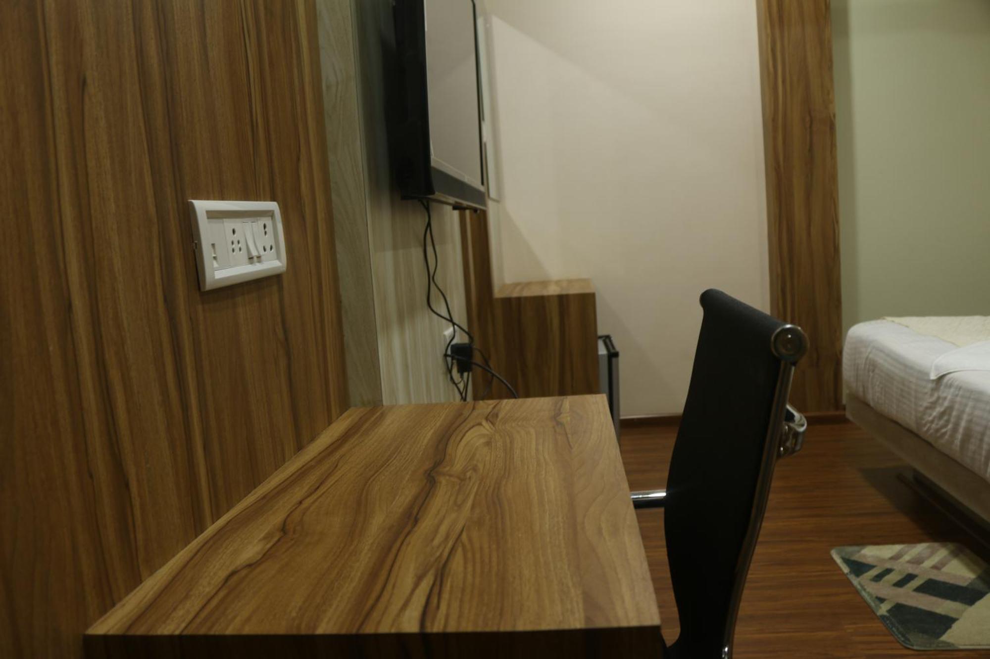 אגרטלה Hotel Himalaya מראה חיצוני תמונה
