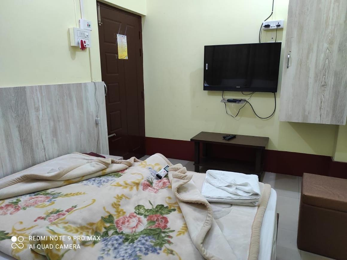 אגרטלה Hotel Himalaya מראה חיצוני תמונה