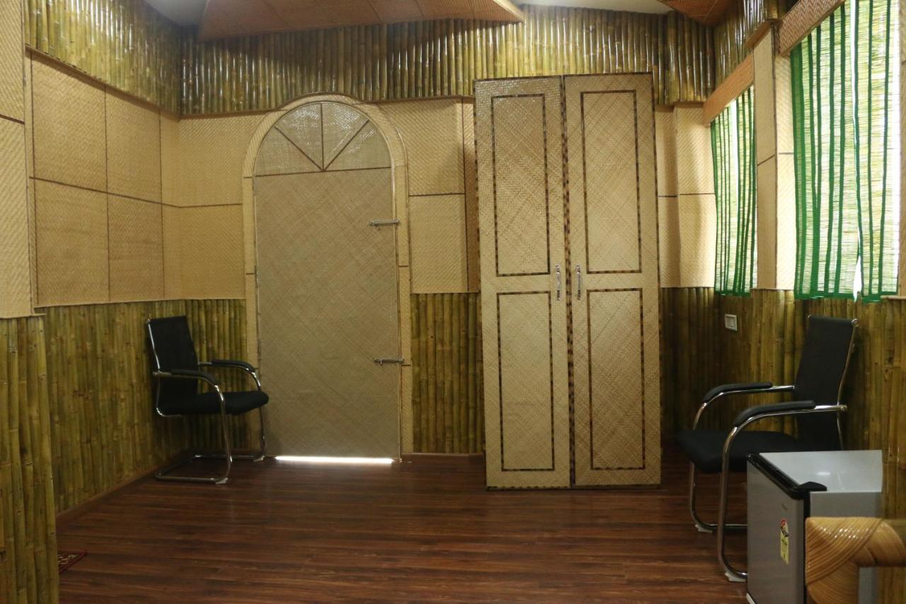 אגרטלה Hotel Himalaya מראה חיצוני תמונה