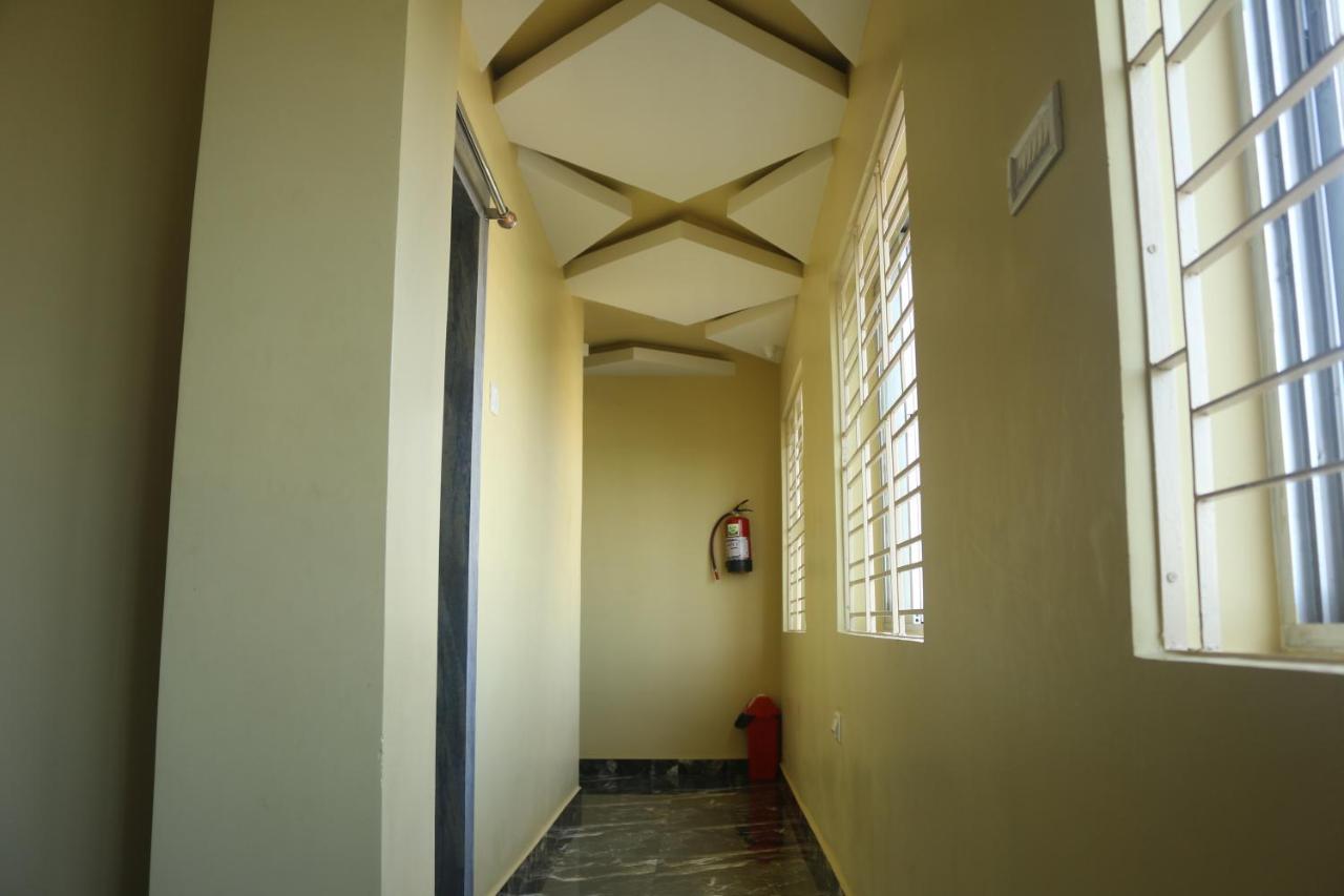 אגרטלה Hotel Himalaya מראה חיצוני תמונה