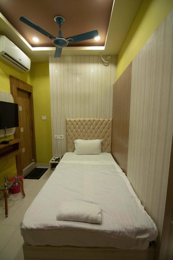 אגרטלה Hotel Himalaya מראה חיצוני תמונה