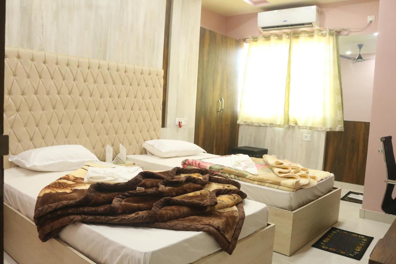 אגרטלה Hotel Himalaya מראה חיצוני תמונה
